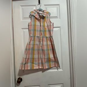 Selling this brand new kids dress.